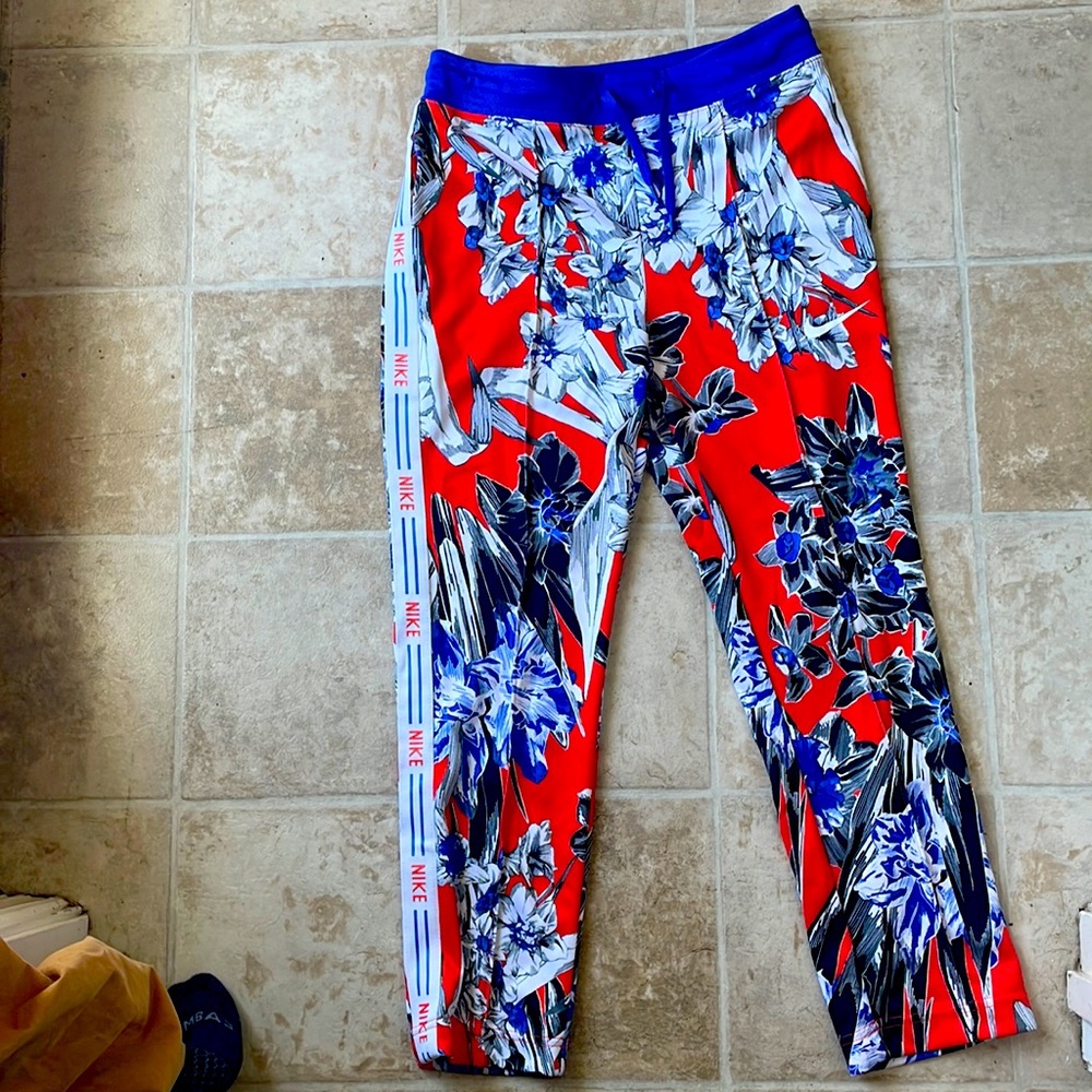 Women’s NIKE pants
